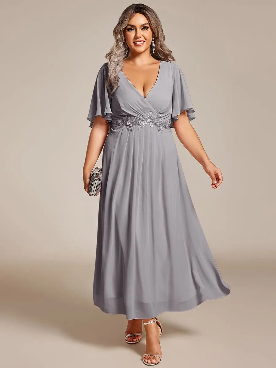 Plus Size Elegant Short Sleeves V-Neck Floral Applique Wedding Guest Dress